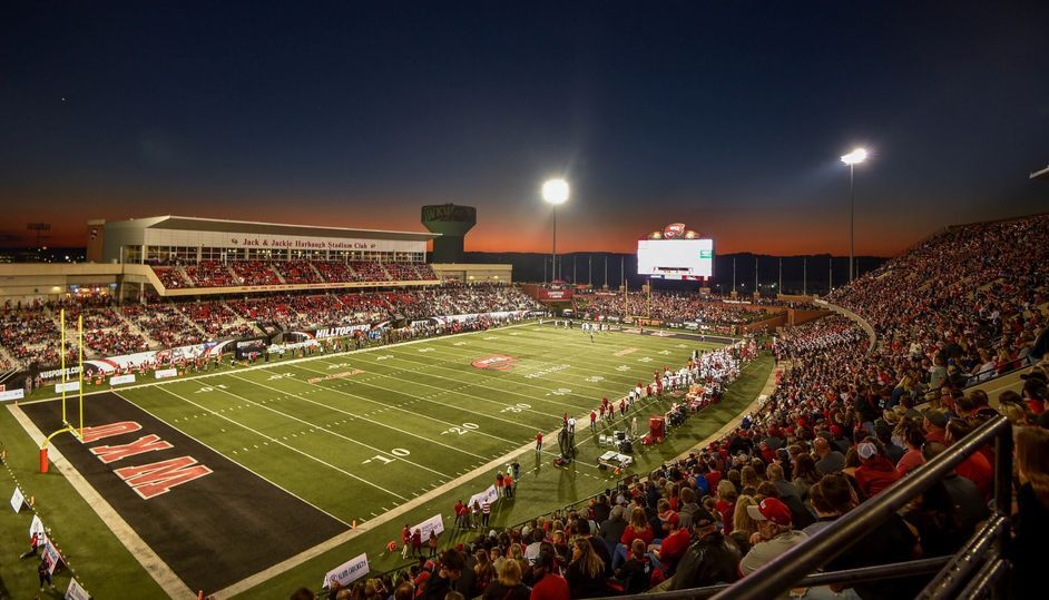 Cedric Woods makes a game-saving tackle on fourth down and Louisiana Tech beats Western Kentucky